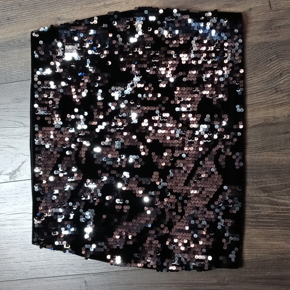 Express Sequin Mini Skirt - Picture 3 of 6